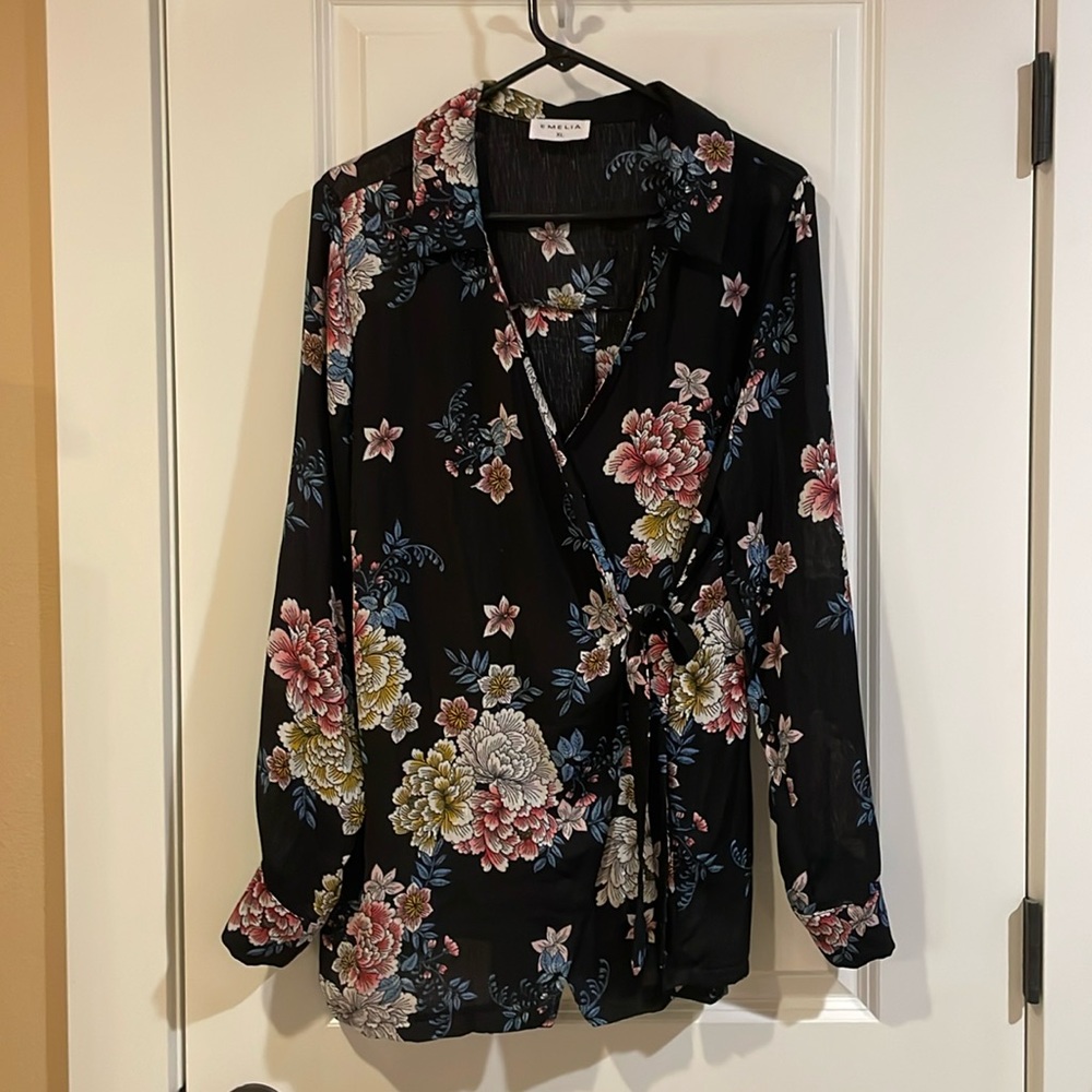 Emelia floral blouse with waist tie size XL